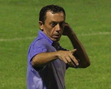 Único técnico a não cair, Tonet revela segredo: "O trabalho extracampo"