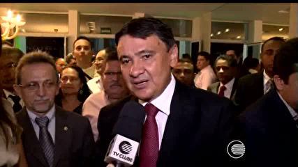 Governador eleito inicia solenidades de posse com culto evangélico