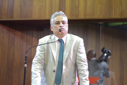 Deputado Robert Rios diz que vai encaminhar dossiê ao TCE, TJ e MP