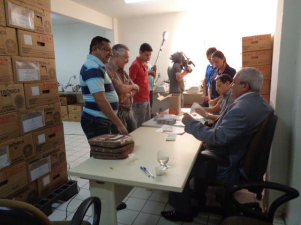 Justiça Eleitoral realizou preparação e lacre de urnas eletrônicas em Floriano