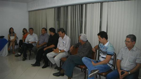 Comiss&atilde;o de transi&ccedil;&atilde;o de Gilberto Jr realiza primeira reuni&atilde;o p&oacute;s-elei&ccedil;&atilde;o.(Imagem:FlorianoNews)