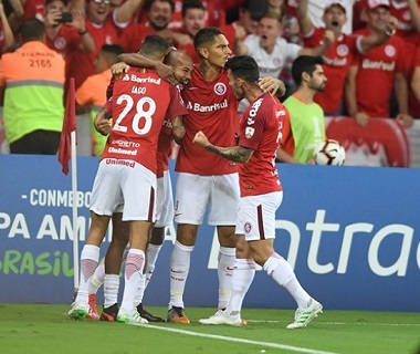 Guerrero faz dois, Inter bate o Palestino e avança na Libertadores