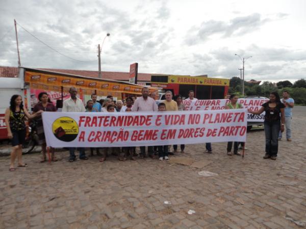 Caminhada no bairro tiber&atilde;o(Imagem:Floriano News)