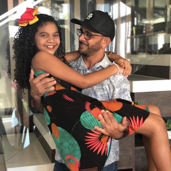 Railena Show come&ccedil;ou a tocar teclado com seis anos de idade ap&oacute;s incentivo do pai.(Imagem: Arquivo Pessoal / Rejane Lima)