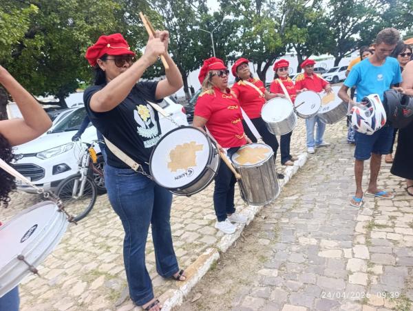 Corpo do repórter Joilson Leandro é sepultado em Floriano sob homenagens de familiares, amigos e colegas(Imagem:FlorianoNews)