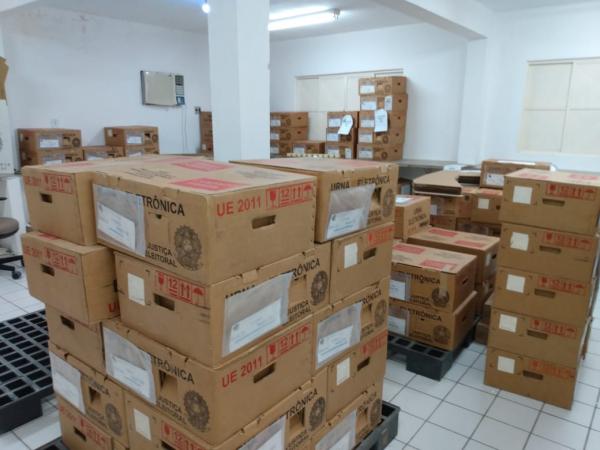 Começa a distribuição das urnas eletrônicas em Floriano