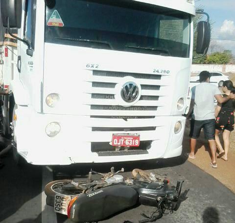 Motoqueiro morre após ser atropelado por carreta em Campo Maior
