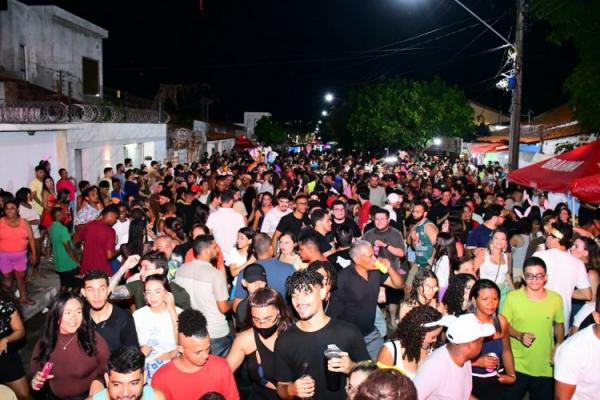Tradicional Bloco das Virgens é realizado com apoio da Prefeitura de Floriano.(Imagem:Secom)