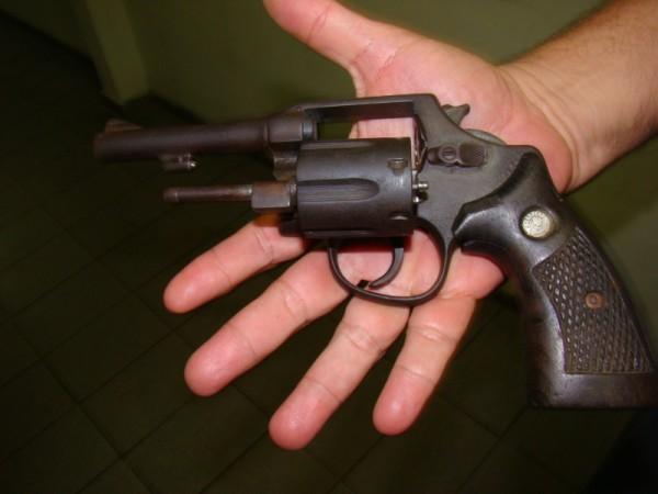 Jovem é assassinado com dois tiros dentro de estúdio de tatuagem, diz PM
