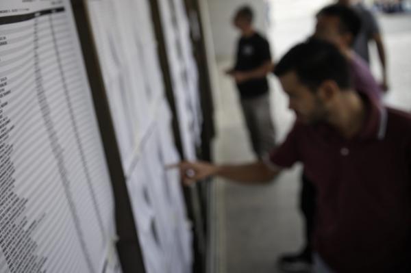País tem, pelo menos, 85 concursos abertos para preencher quase 8 mil vagas