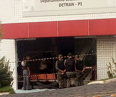 Posto terá serviço suspenso após arrombamento