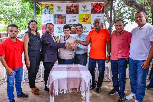 SAF entrega tratores e implementos agr&iacute;colas para 12 entidades da agricultura familiar.(Imagem:Geirlys Silva / SAF)