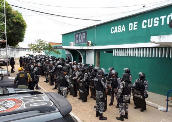 Presos são transferidos da Casa de Custódia após ataques incendiários em Teresina