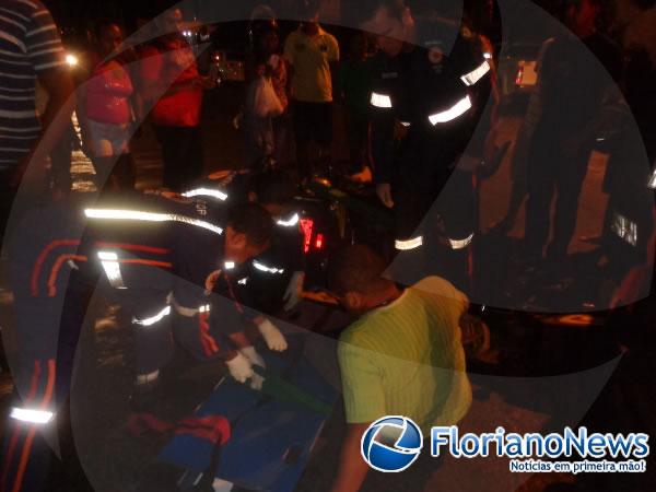 V&iacute;tima &eacute; socorrida pelo SAMU(Imagem:FlorianoNews)