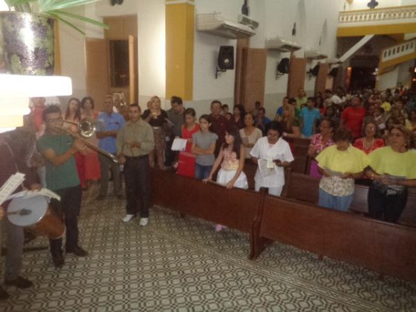 Missa de Folia de Reis encerra festejos natalinos em Floriano
