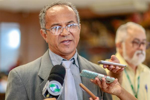 Vereador critica retorno de Fabio Abreu à Câmara: