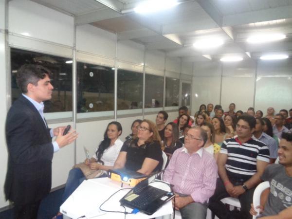 SEBRAE inicia semana de capacitação do Movimento Compre do Pequeno Negócio em Floriano