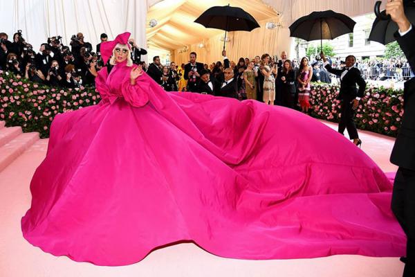 Met Gala é adiado por causa da pandemia de coronavírus