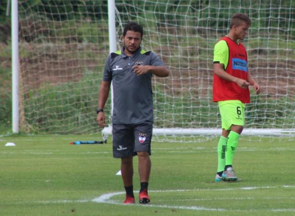 Elizeu tem guru para escolher técnico: "Quero usar a sensibilidade de Lucas"