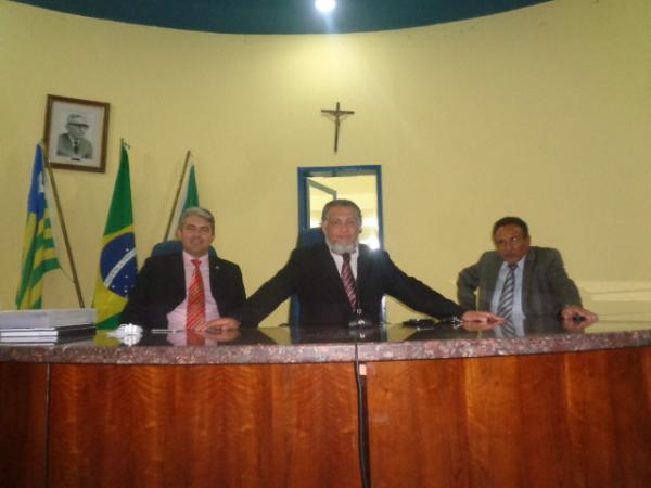 Após eleições, Câmara de Floriano cancela sessão por falta de quórum.(Imagem:FlorianoNews)