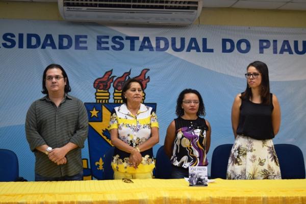 Acadêmicos da UESPI promovem o I Encontro de História de Floriano e Microregião.(Imagem:Waldemir Miranda)