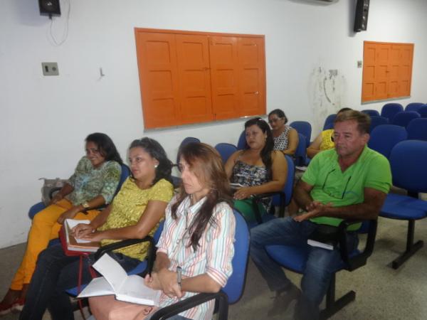 Secretaria de Educa&ccedil;&atilde;o de Floriano realizou treinamento com professores.(Imagem:FlorianoNews)