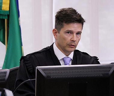Por 3 a 0, TRF4 mantém condenação e aumenta pena para Lula