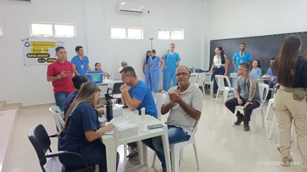   Secretaria de Sa&uacute;de e PRF realizam a&ccedil;&atilde;o de cuidados com a sa&uacute;de de motoristas em Floriano(Imagem:FlorianoNews)