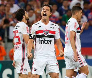 No reencontro com Ceni, São Paulo bate o Fortaleza