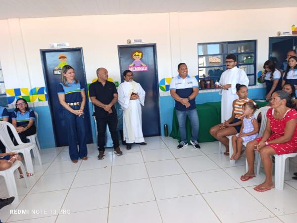 Prefeitura de Bar&atilde;o de Graja&uacute; reinaugura escola na localidade Jatob&aacute; Ferrado.(Imagem:FlorianoNews)