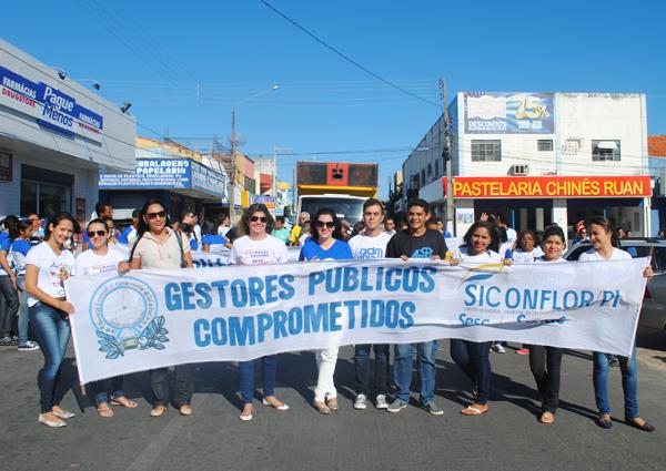 FAESF participa de manifestação contra a violência em Floriano