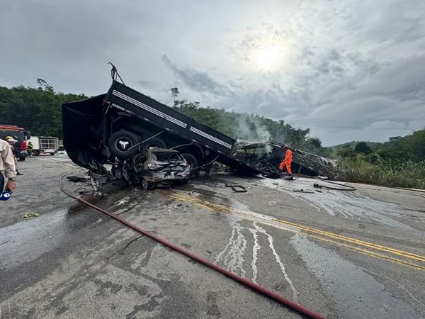 Acidente deixa ao menos 21 pessoas mortas em Minas Gerais (Imagem:Reprodu&ccedil;&atilde;o)