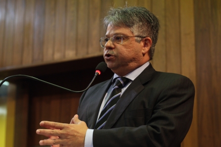 Gustavo Neiva pede a regularização do transporte escolar em Redenção do Gurgueia