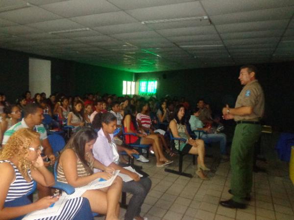 UESPI sediou 2&ordm; Encontro Interdisciplinar de debate sobre a drogadi&ccedil;&atilde;o em Floriano.(Imagem:FlorianoNews)
