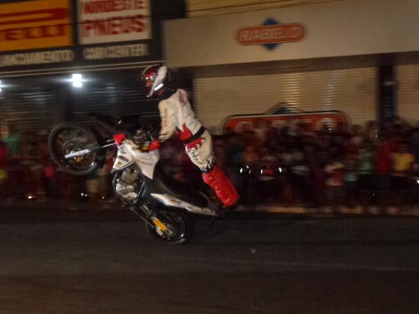 Cajueiro Motos promoveu Show de manobras com a Equipe For&ccedil;a e Ac&atilde;o em Floriano.(Imagem:FlorianoNews)