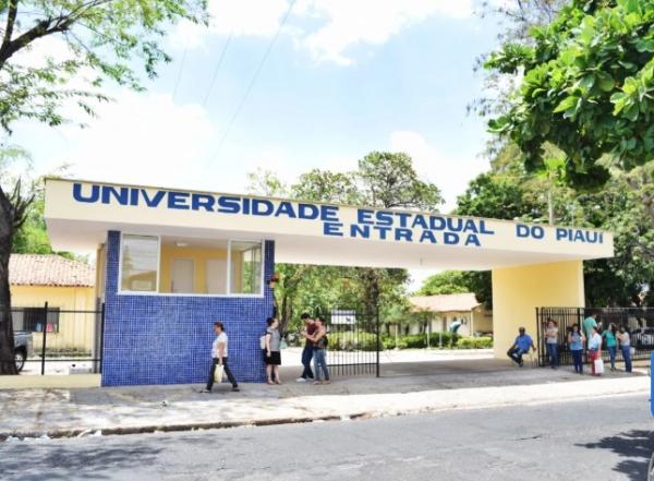 Uespi lança edital para cursos de extensão em línguas com 560 vagas