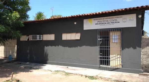 Suspeito de degolar a esposa enquanto ela dormia é preso em matagal em Miguel Alves, no Piauí