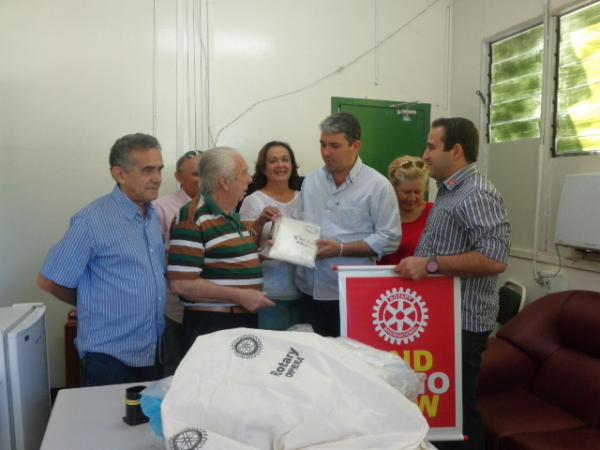 Hospital Tib&eacute;rio Nunes recebeu doa&ccedil;&atilde;o de len&ccedil;&oacute;is do Rotary Clube M&eacute;dio Parna&iacute;ba.(Imagem:FlorianoNews)