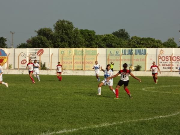 Sele&ccedil;&atilde;o Florianense de Futebol Feminino vence Sele&ccedil;&atilde;o de Paulistana.(Imagem:FlorianoNews)