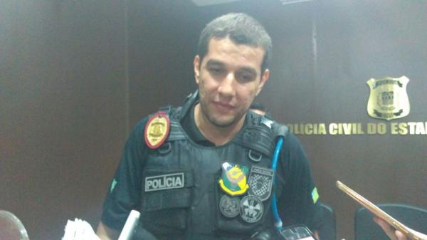  Jarbas Lima disse que pai do garoto est&aacute; preso na delegacia de Altos.(Imagem:Carlos Rocha / G1 PI)