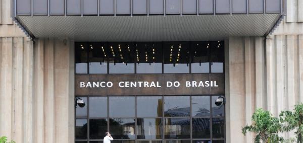 Contas públicas têm o menor rombo desde 2015, aponta Banco Central