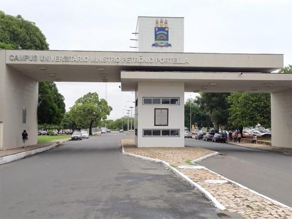 Professores da UFPI aprovam indicativo de greve para o dia 23 de março