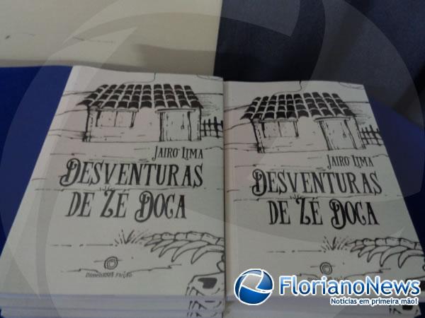 Advogado Jairo Lima lan&ccedil;a o livro 