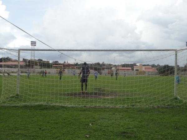 Est&aacute;dio Tiber&atilde;o encharcado(Imagem:Floriano News)