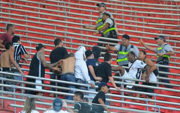 Ministério promete concluir cadastro de organizadas até a Copa de 2014