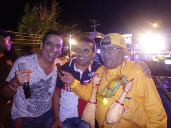 Capil&eacute; e Banda animaram arrast&atilde;o de anivers&aacute;rio de Floriano.(Imagem:FlorianoNews)