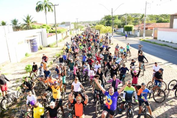129 anos: Passeio ciclístico reúne cerca de 1.500 participantes nas comemorações do aniversário de Floriano(Imagem:Secom)