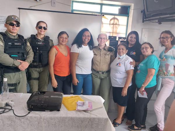 Patrulha Maria da Penha realiza palestra sobre violência doméstica em Floriano(Imagem:Divulgação/PM)