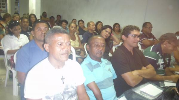 Sindicato dos trabalhadores em educa&ccedil;&atilde;o b&aacute;sica realiza semin&aacute;rio de forma&ccedil;&atilde;o.(Imagem:FlorianoNews)