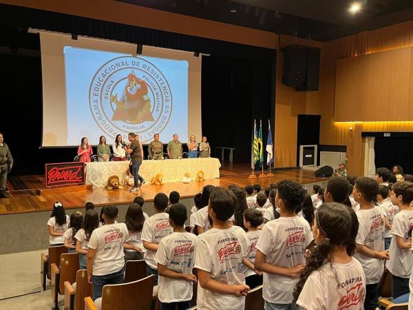 Polícia Militar realiza formatura de 246 crianças que concluíram cursos do Proerd em Teresina(Imagem:Divulgação)
